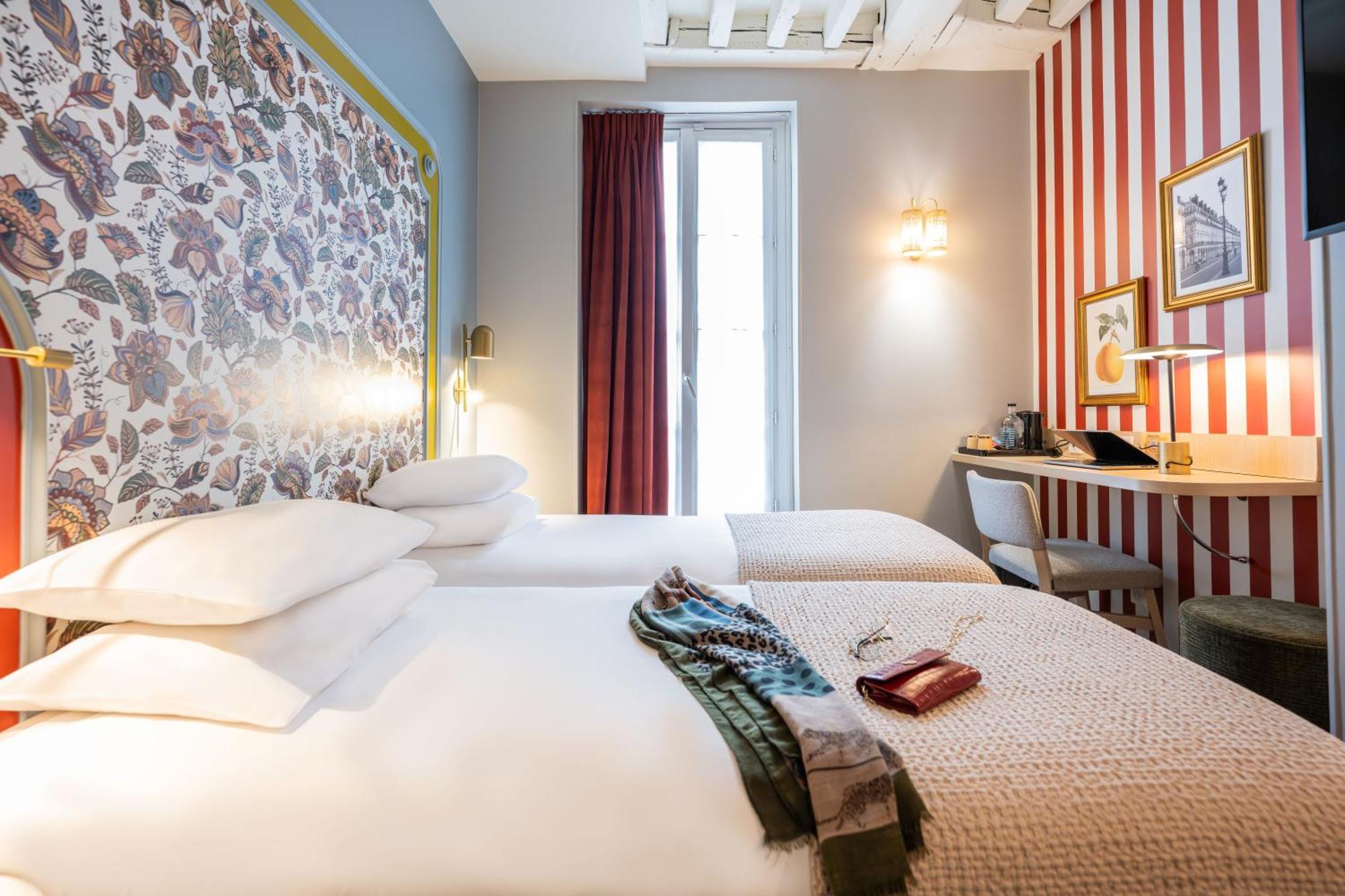Mercure Paris Notre Dame Saint Germain Des Pres Exterior photo