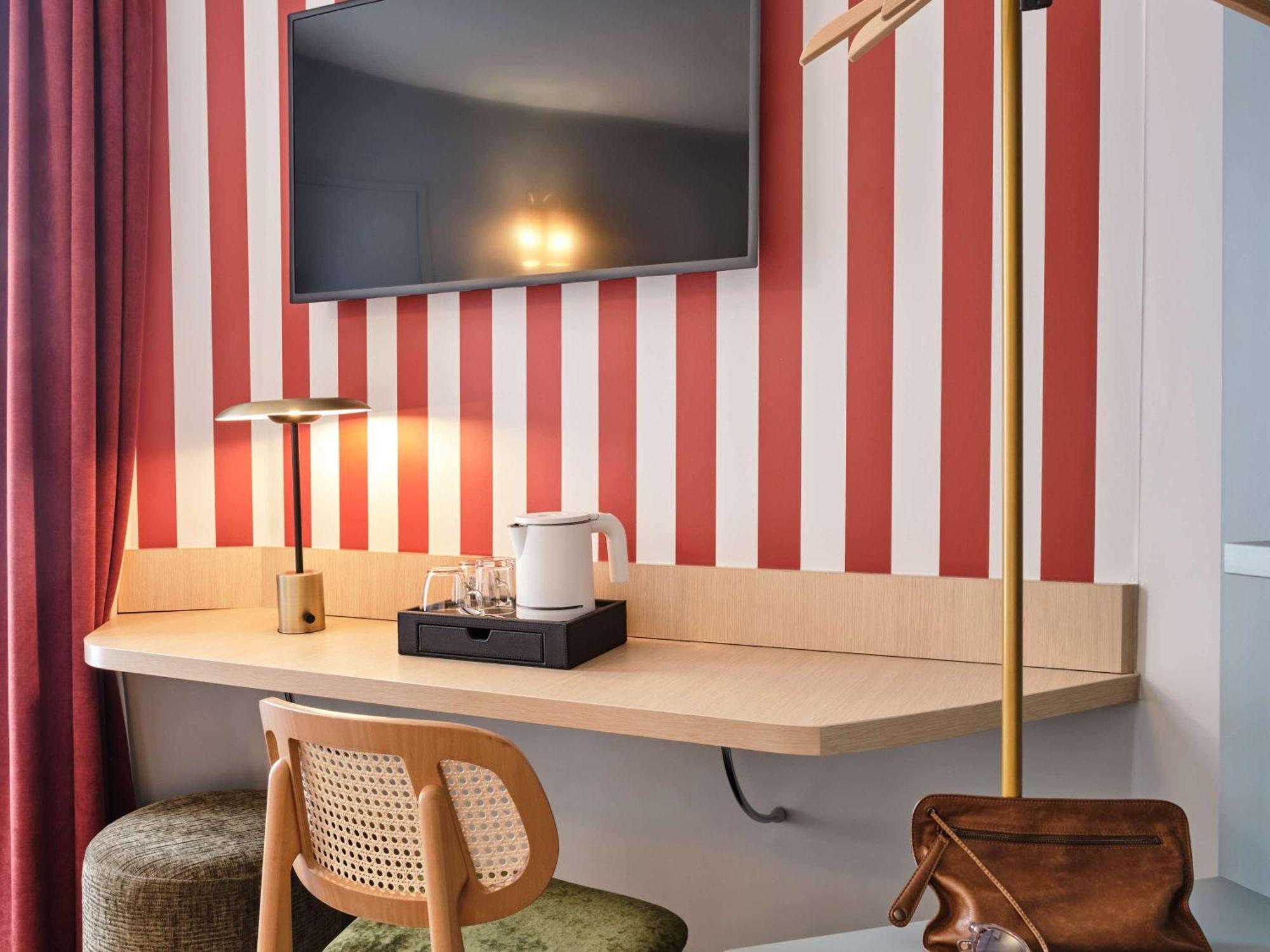 Mercure Paris Notre Dame Saint Germain Des Pres Exterior photo